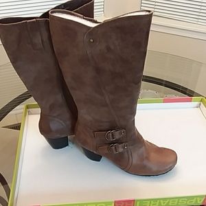 NWT...Brown Boots
